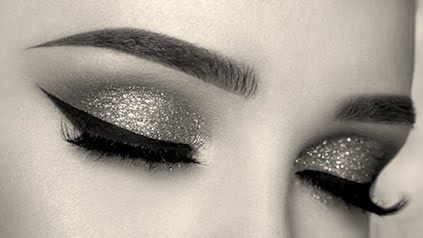 Glitz; The Era of Mascara