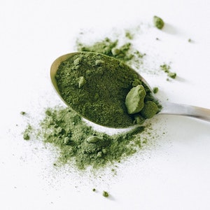 6 Kratom-Infused Pre-Workout Salads