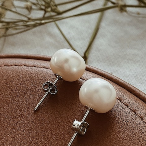 Radiant Beauty: Adorning Your Ears With Pearl Elegance