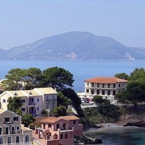 Exploring the Greek Islands: A Complete Guide to the Best Sights and Social Destinations for Your Next Holiday