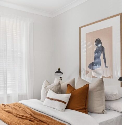 Soft lights, warm textures, and other cosy bedroom secrets